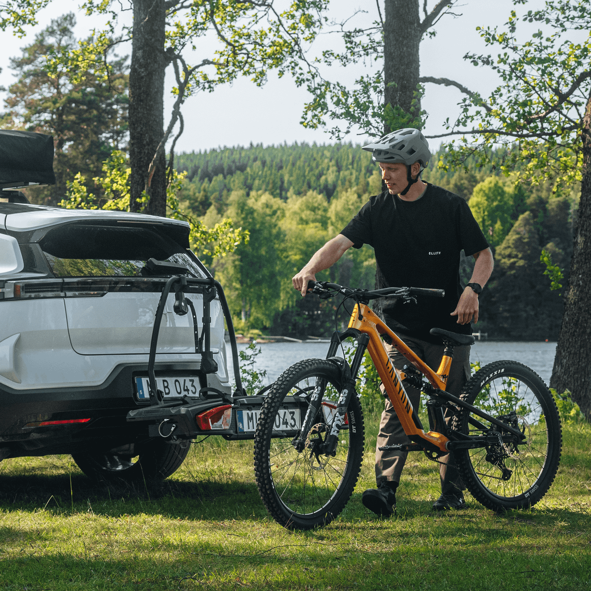Suport Biciclete Auto pe carligul de remorcare Thule VeloSpa