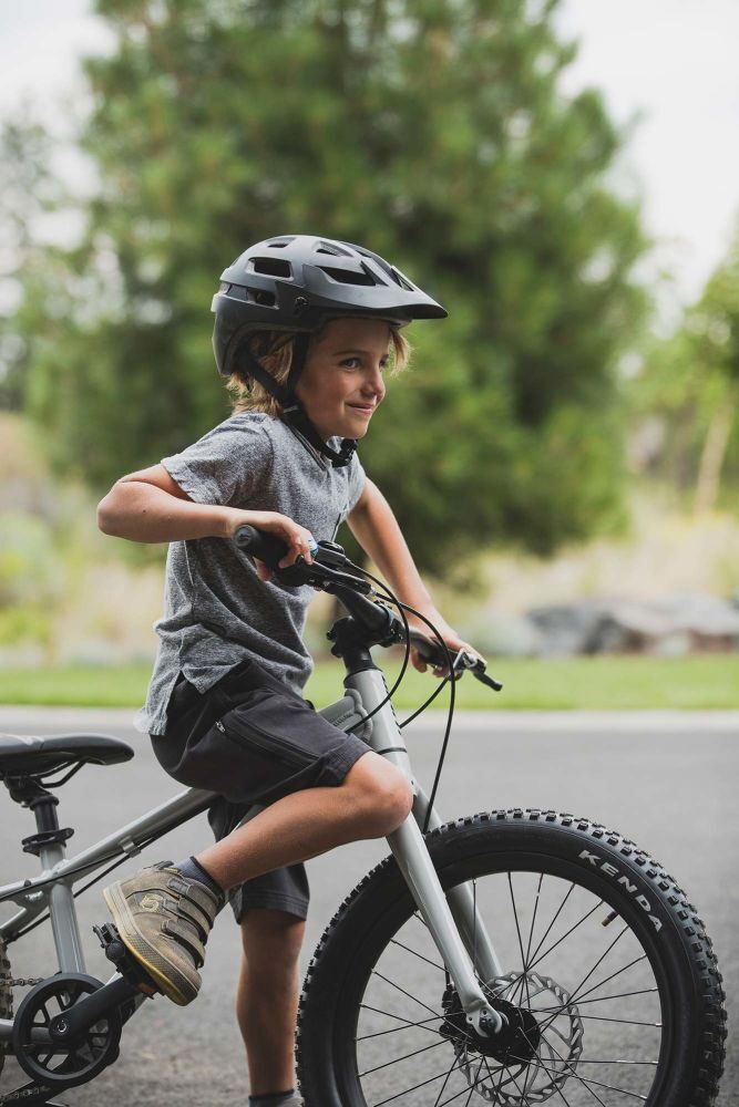 Bicicleta Fat Bike Copii Giant STP 20 Concrete 2021 A4 1