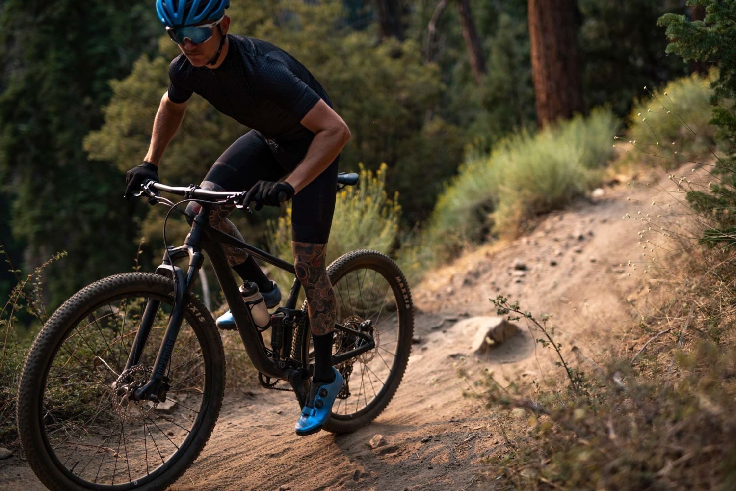 Bicicleta MTB full suspension GIANT Anthem 2 29 Black 2021 A3 1