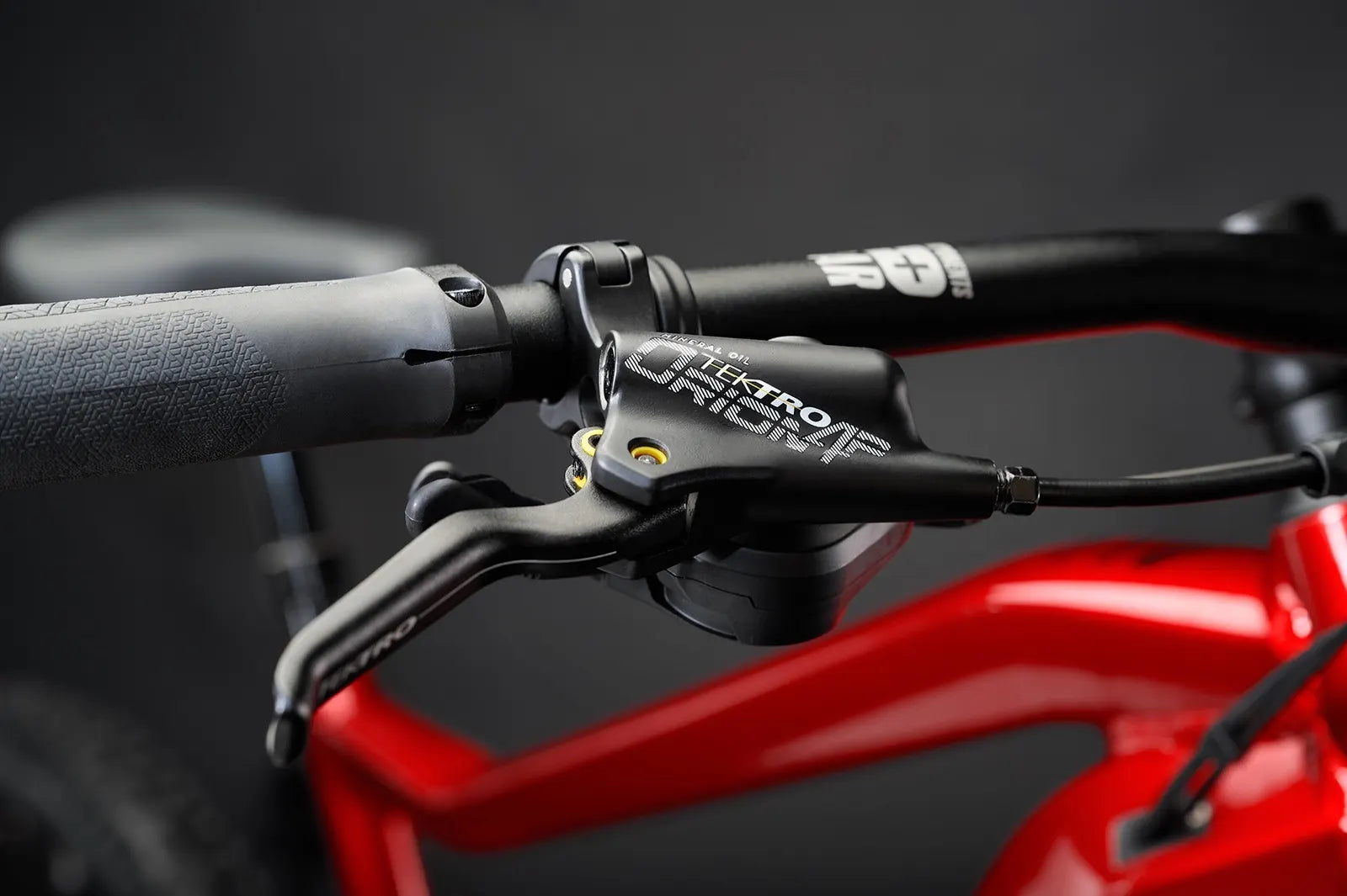 Haibike MY22 Detail Handlebar AllTrail 5 29 red 1
