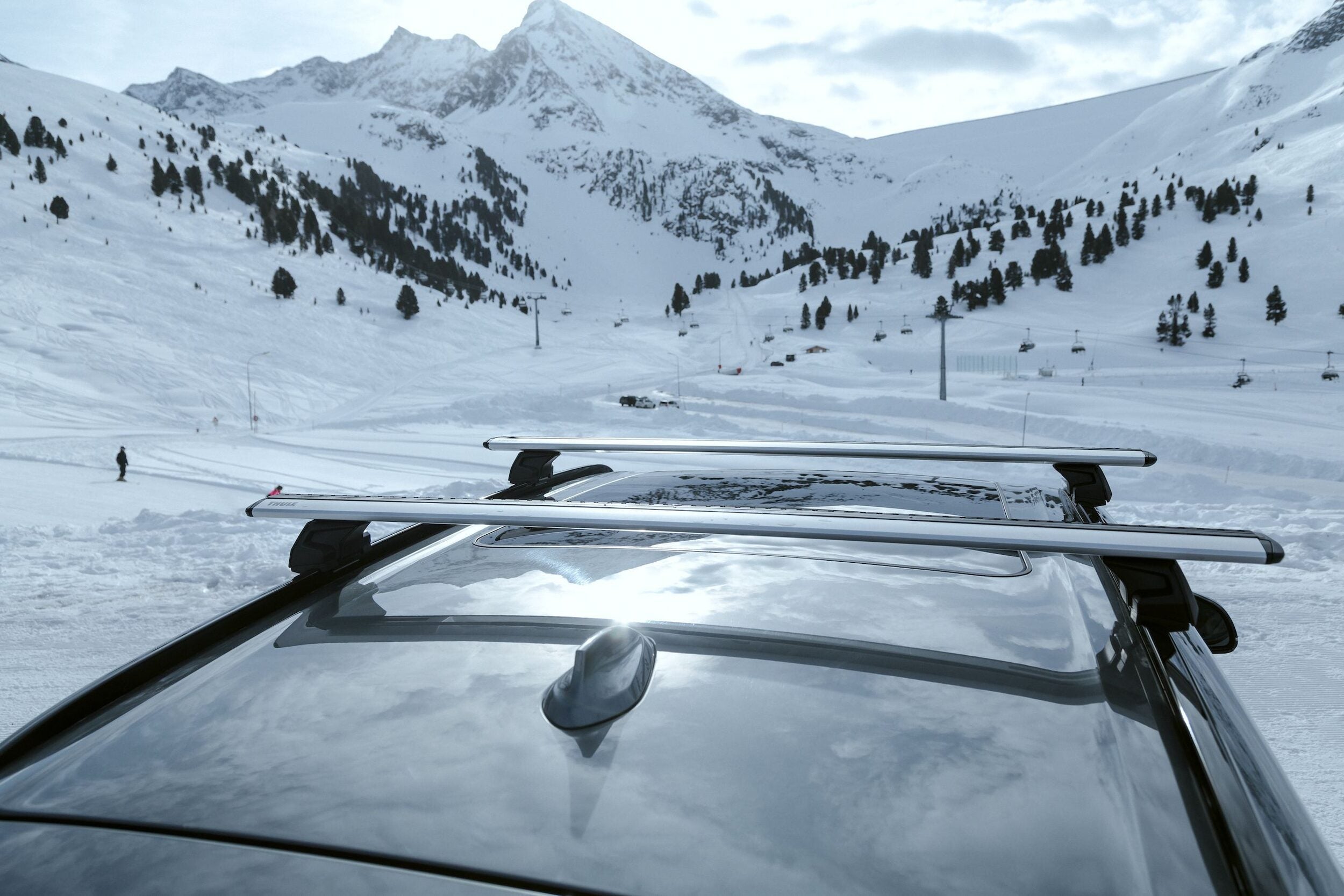 Large Thule Evo Flush Rail LS Austria 190220 16287