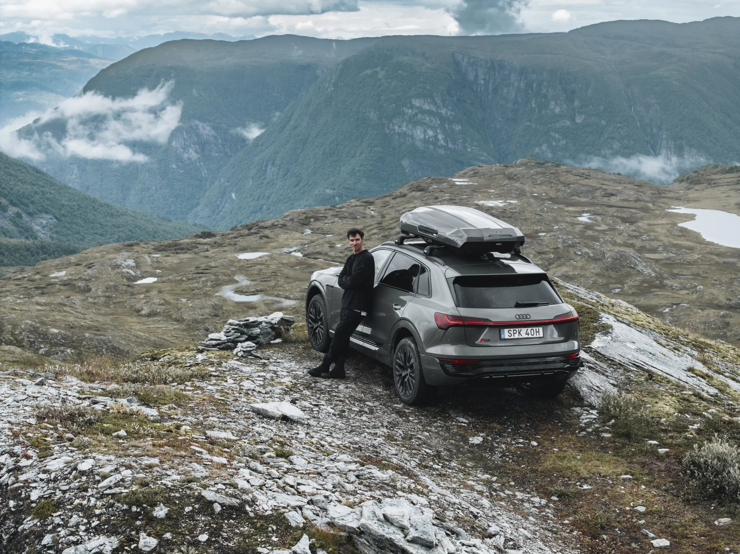 Large Thule Motion3 Neureuthers Norway 230814 5354 scaled 1