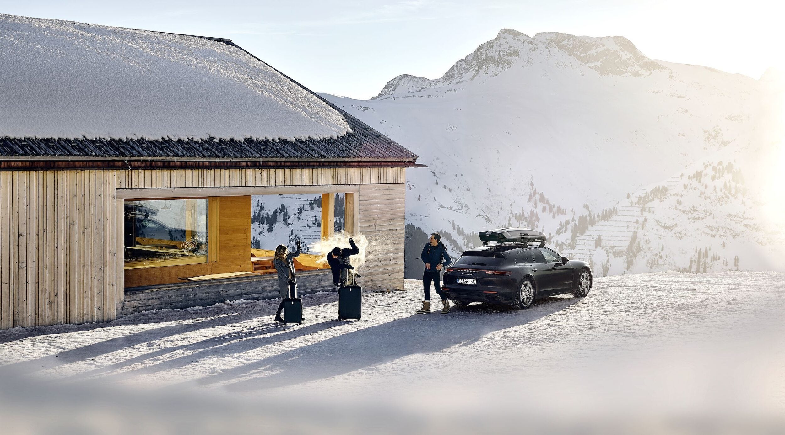 Large Thule Vector LS Austria Landscape 190219 10455
