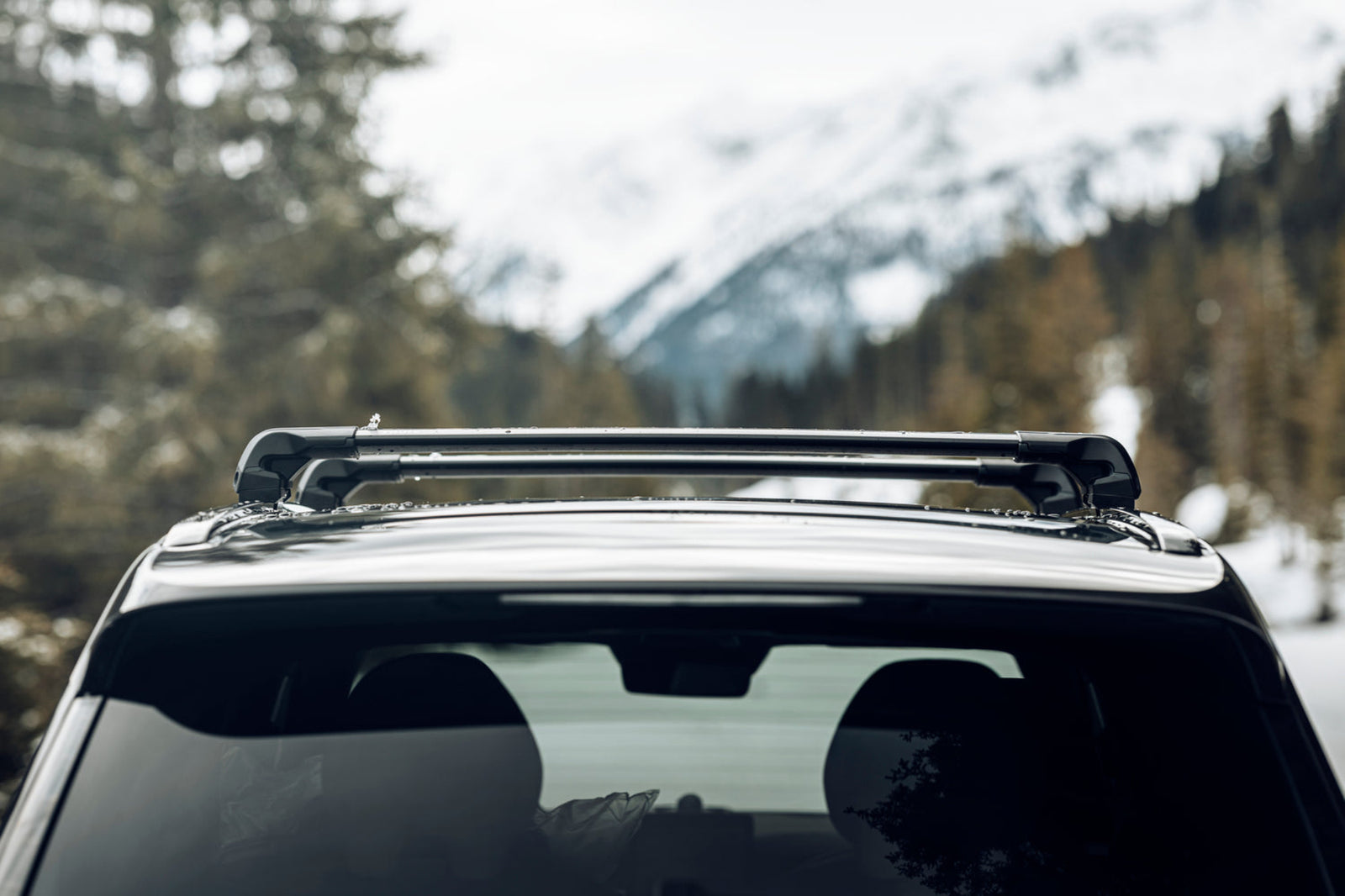 Set complet Bare auto transversale Thule Edge WingBar Aluminiu Negru Black Flush Rail — doua bare, picioare si kit de prindere