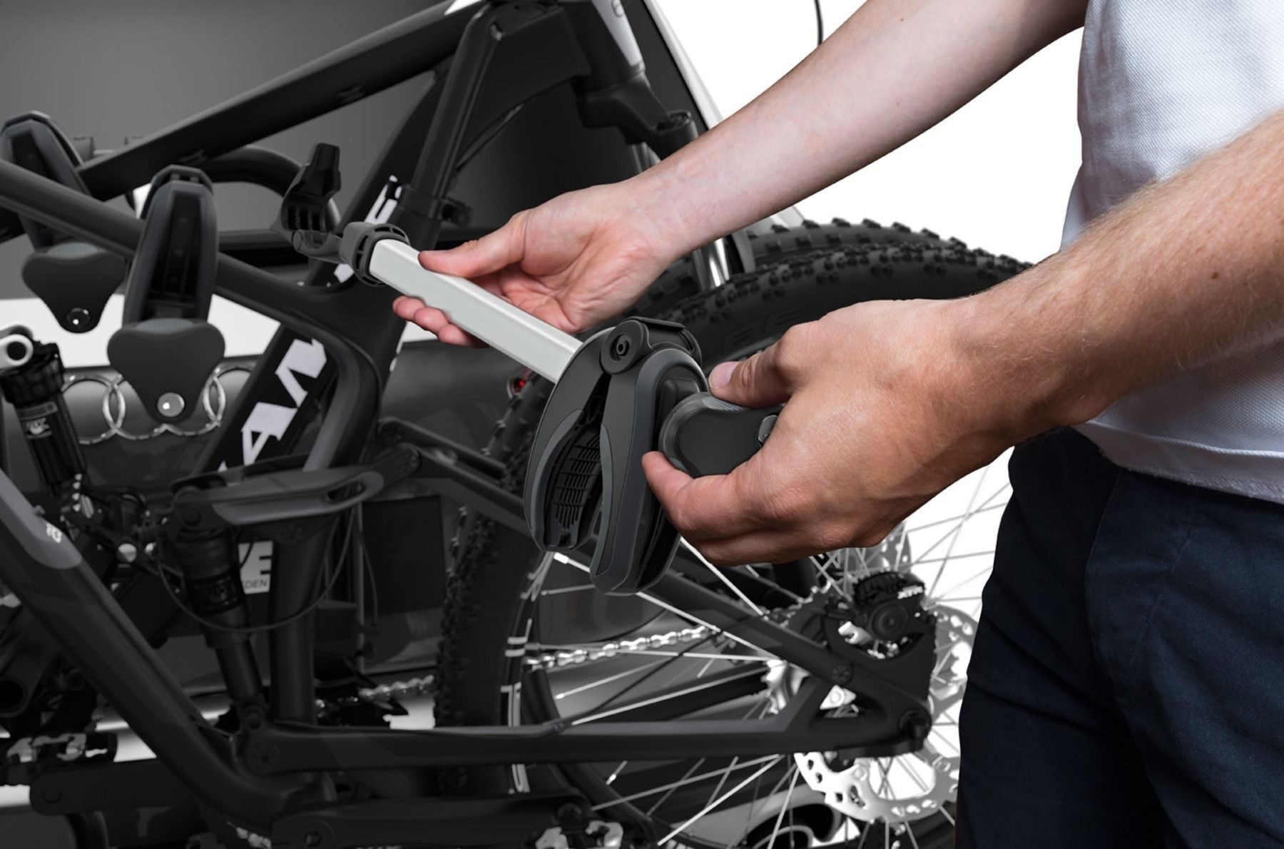 Suport Biciclete Auto Thule EasyFold XT 3 cu prindere pe carligul de remorcare – pentru 3 biciclete 934 5