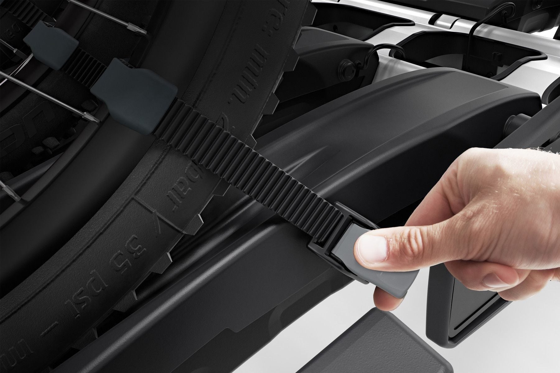 Suport Biciclete Auto Thule EasyFold XT 3 cu prindere pe carligul de remorcare – pentru 3 biciclete 934 BLACK 5