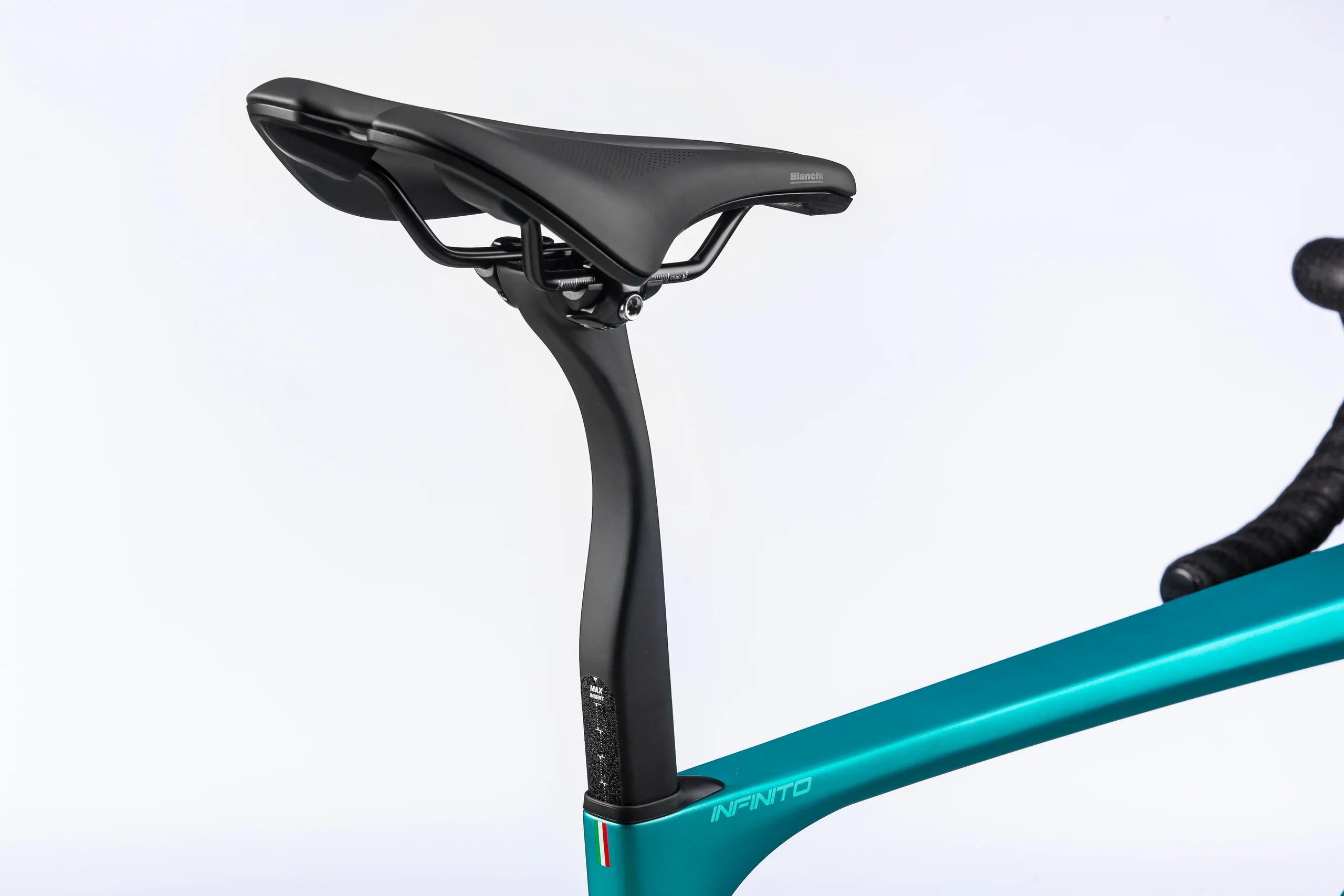 Bicicletă șosea BIANCHI INFINITO - 105 Di2 - Carbon 2026