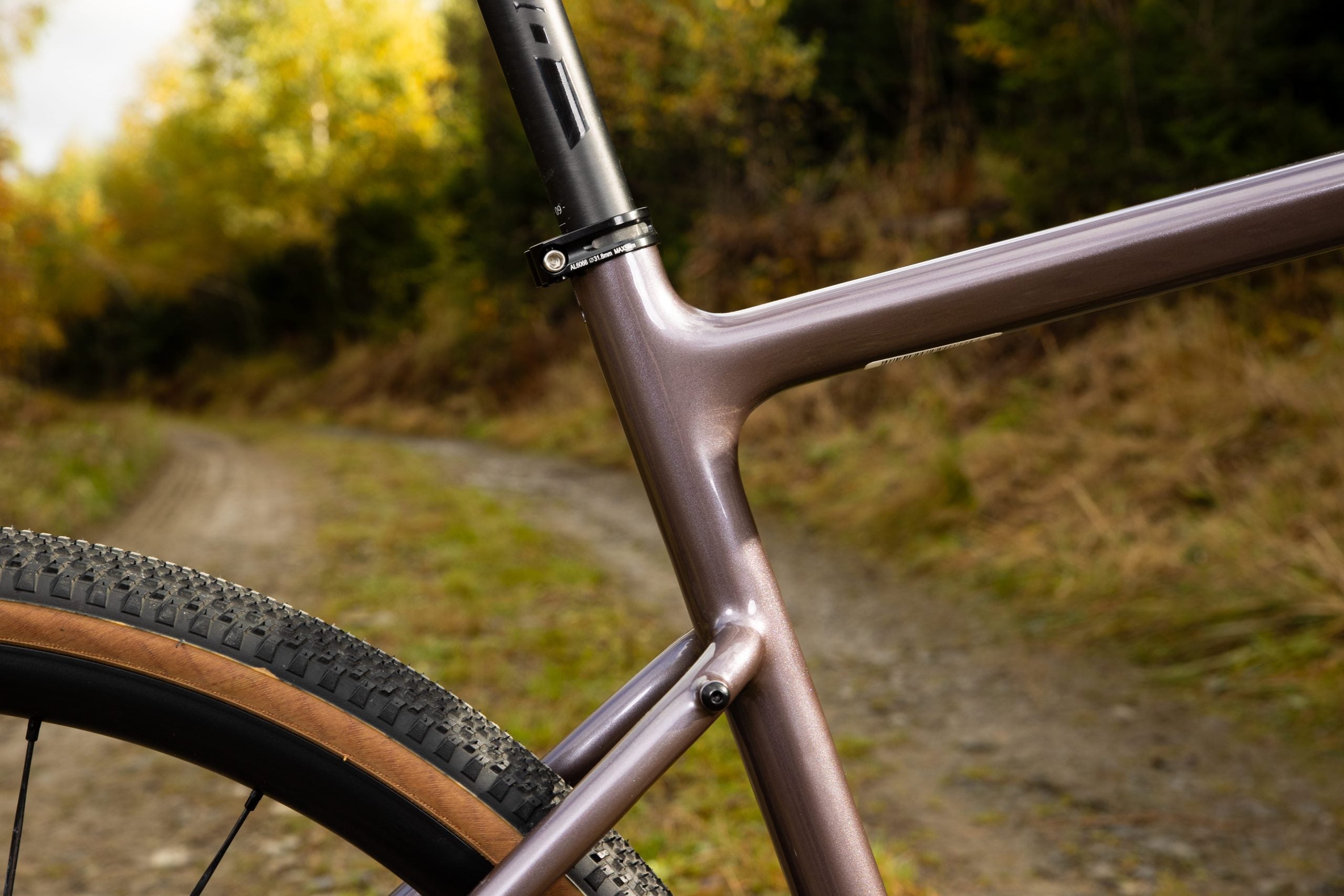 Bicicleta Rock Machine Lukk Cr 70 28 Gloss Purple Garnet 54cm - (L)