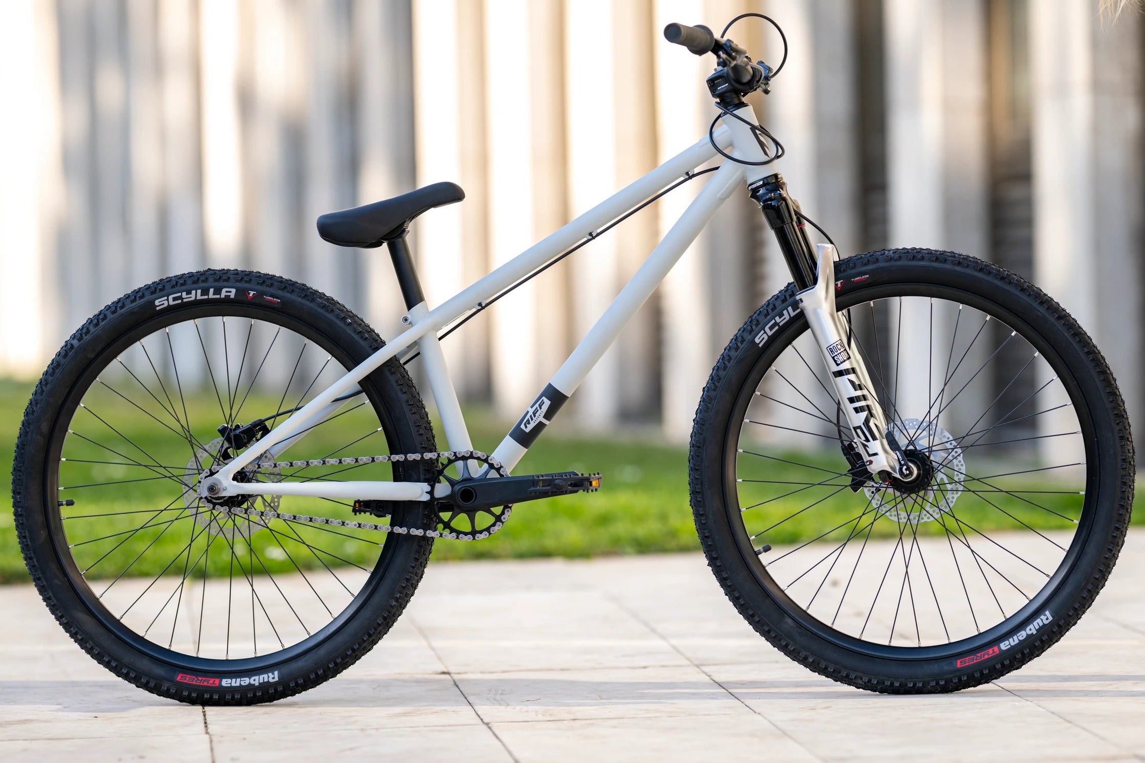Bicicleta Rock Machine Riff 70s 26 Matte Grey