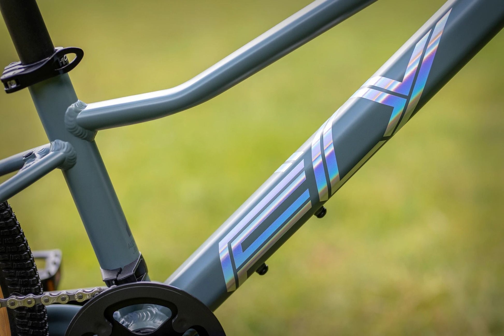 bicicleta superior fly 20 db matte trooper green hologram chrome 2