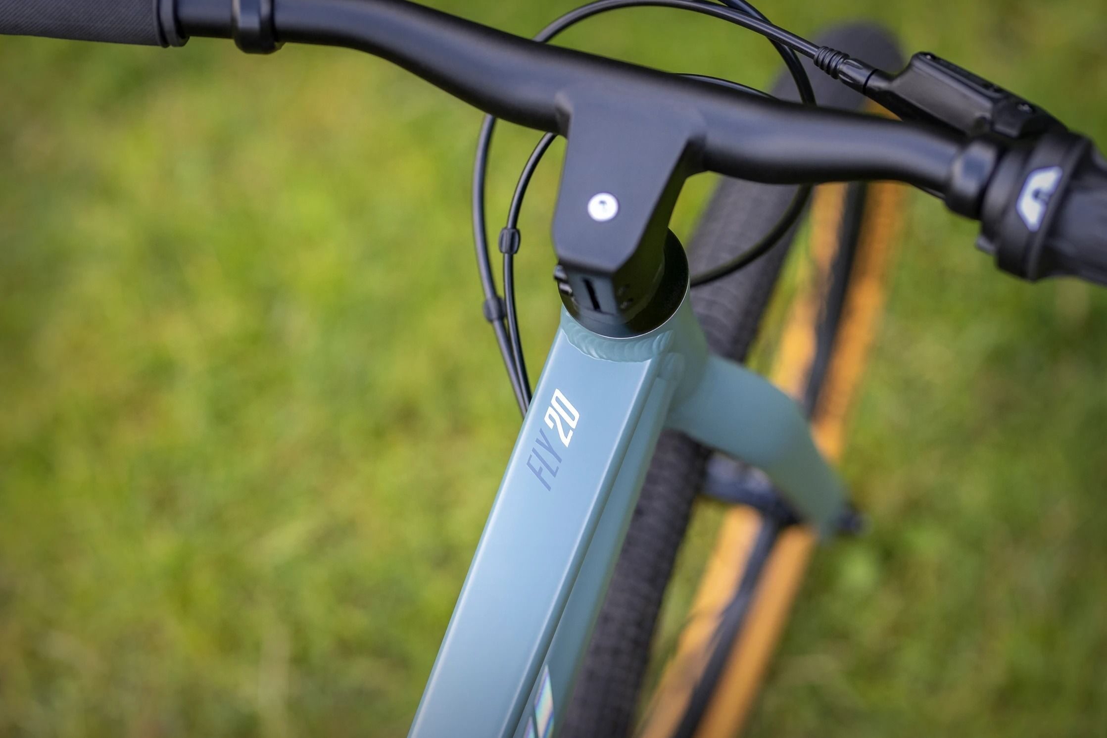 bicicleta superior fly 20 db matte trooper green hologram chrome 4