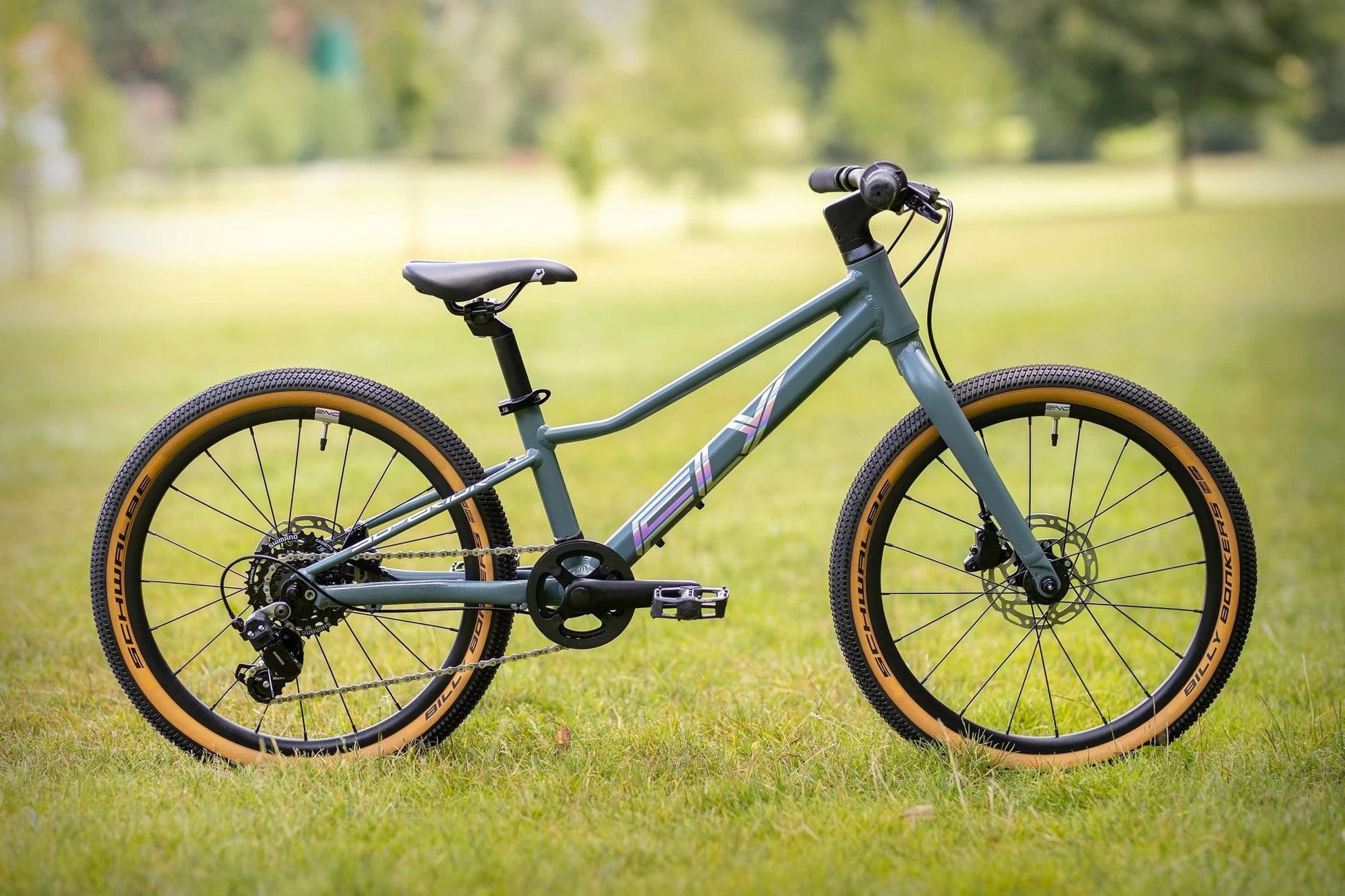 bicicleta superior fly 20 db matte trooper green hologram chrome 6