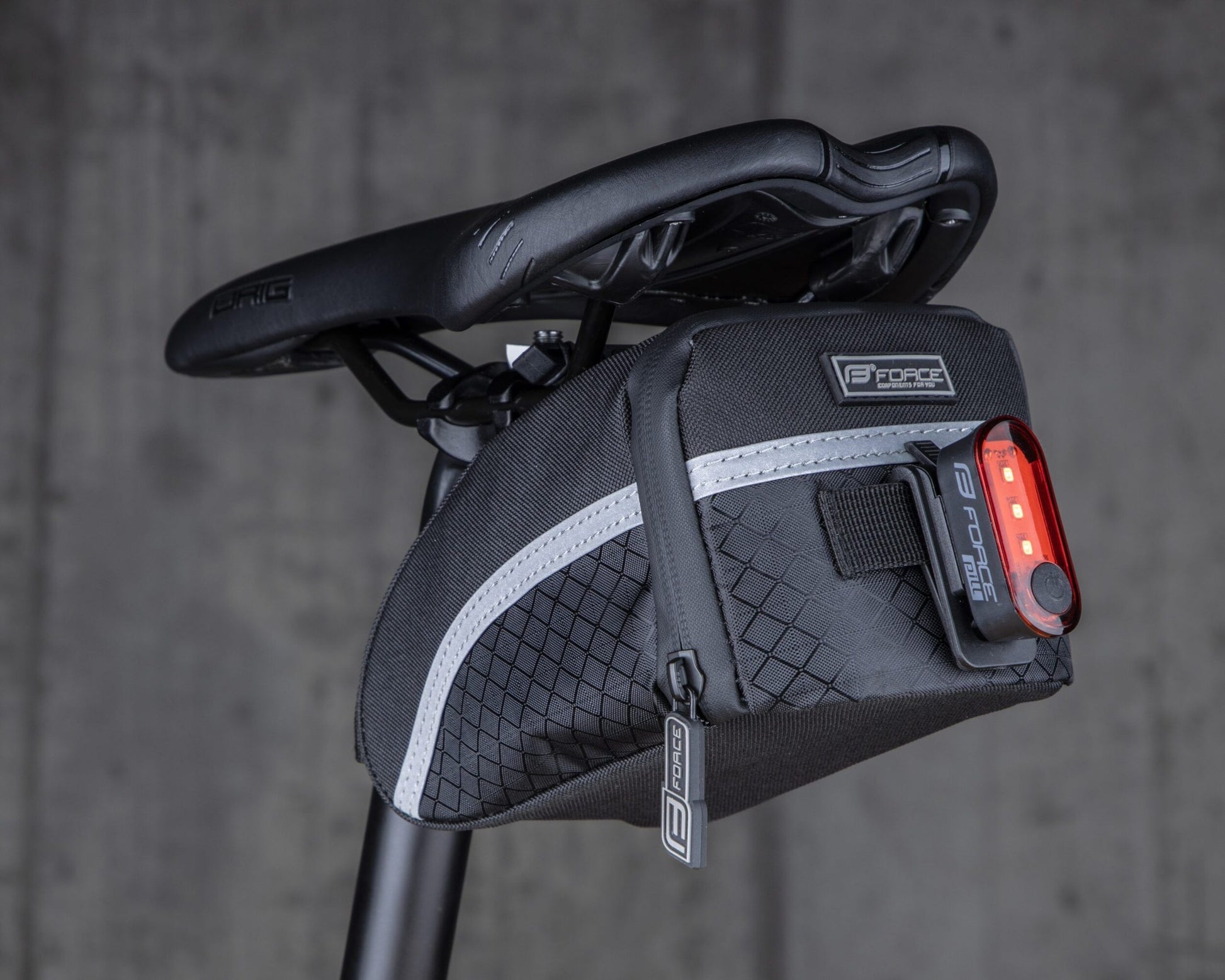 borseta sa force ride klick neagra l 4 scaled