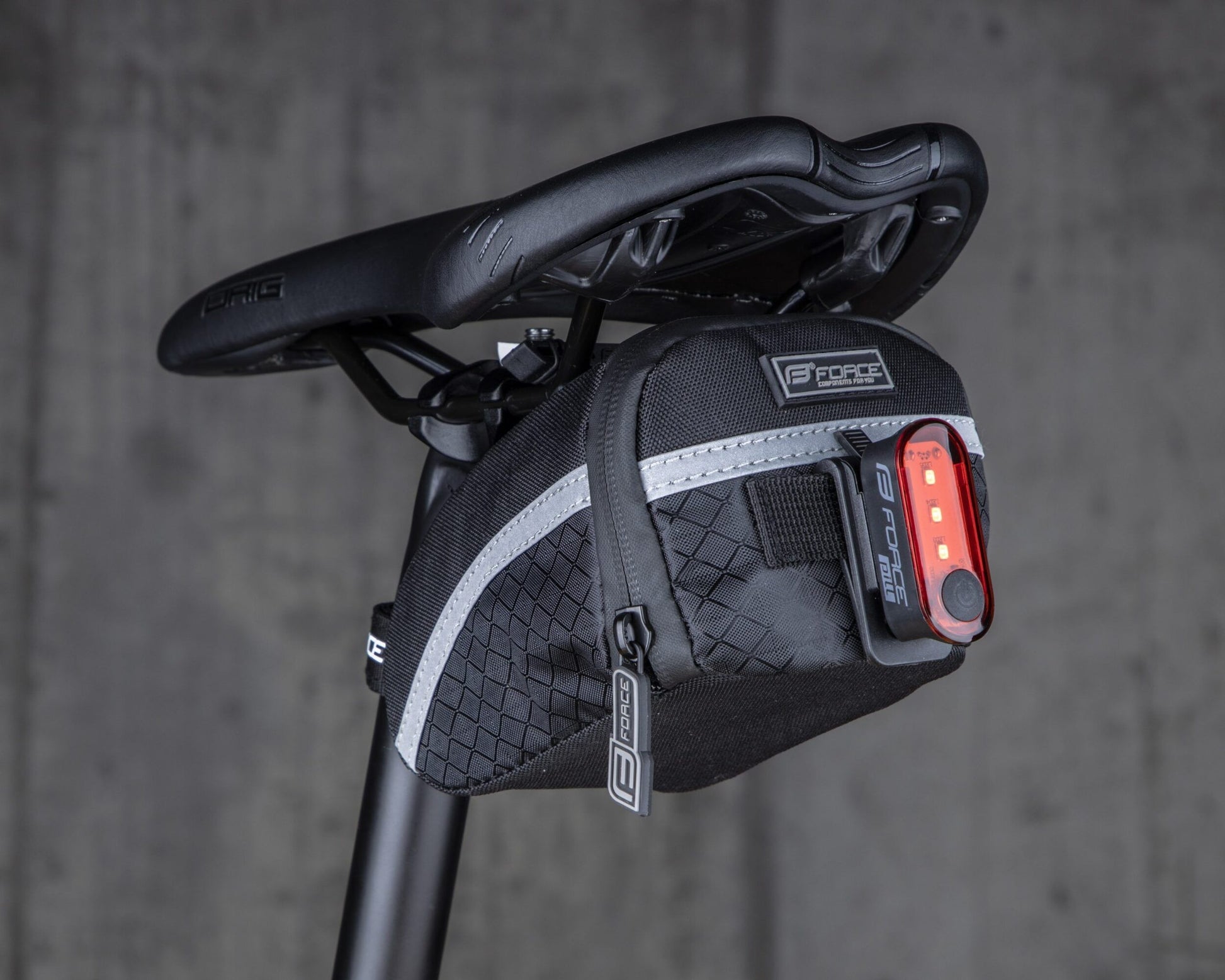 borseta sa force ride klick neagra m 4 scaled