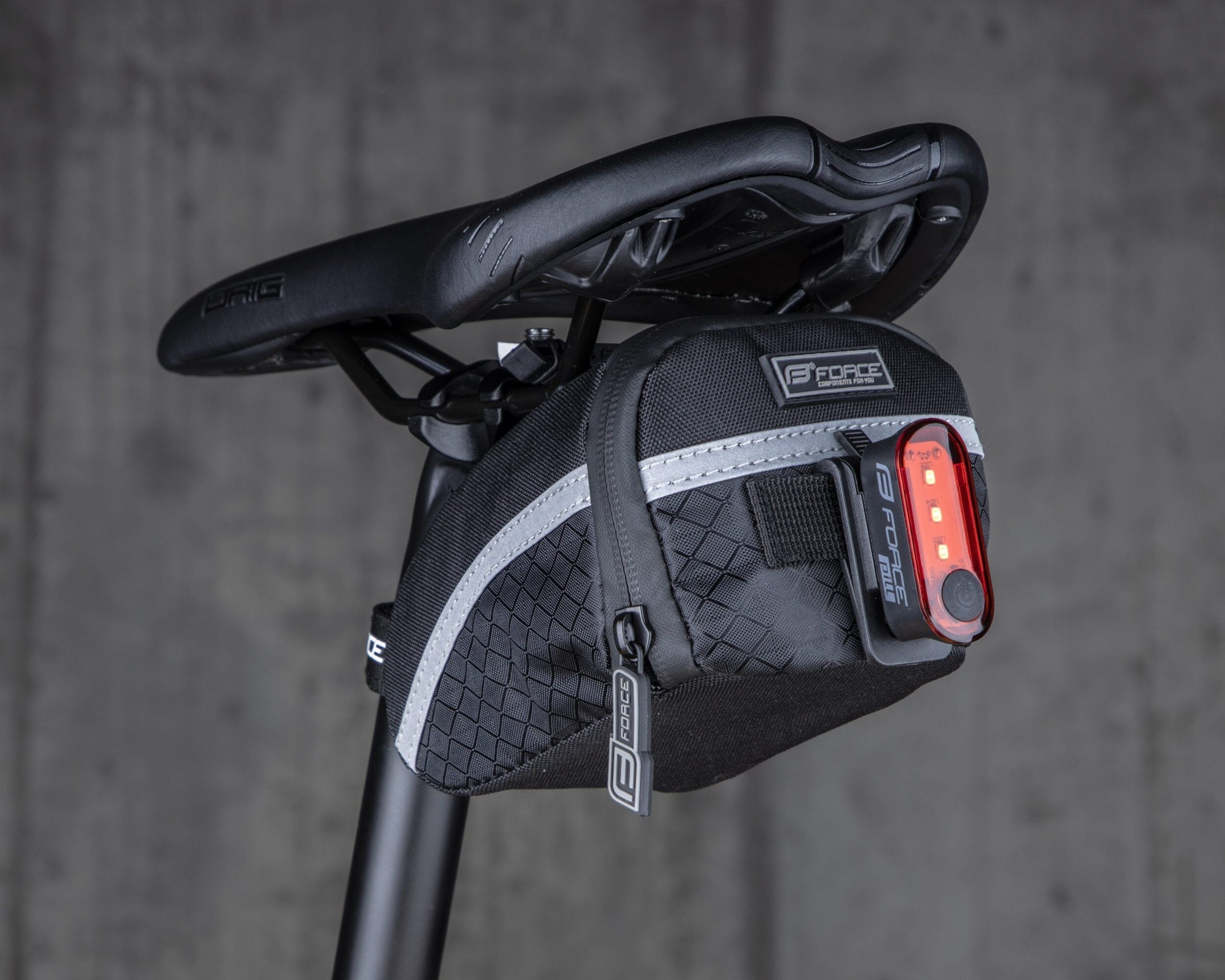 borseta sa force ride klick neagra m 4 scaled