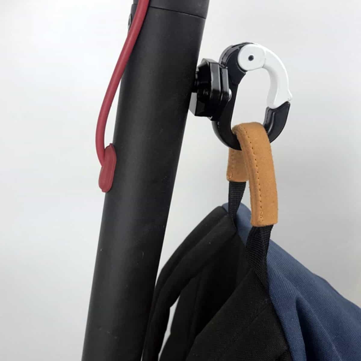 carlig aluminiu trotineta electrica xiaomi m365 pro alb 1