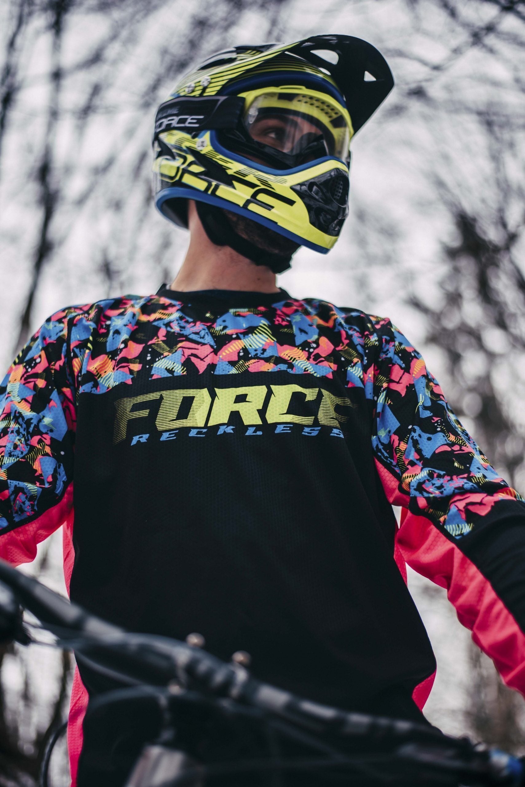 casca force tiger downhill black fluo blue l xl 59 61 cm 6 scaled