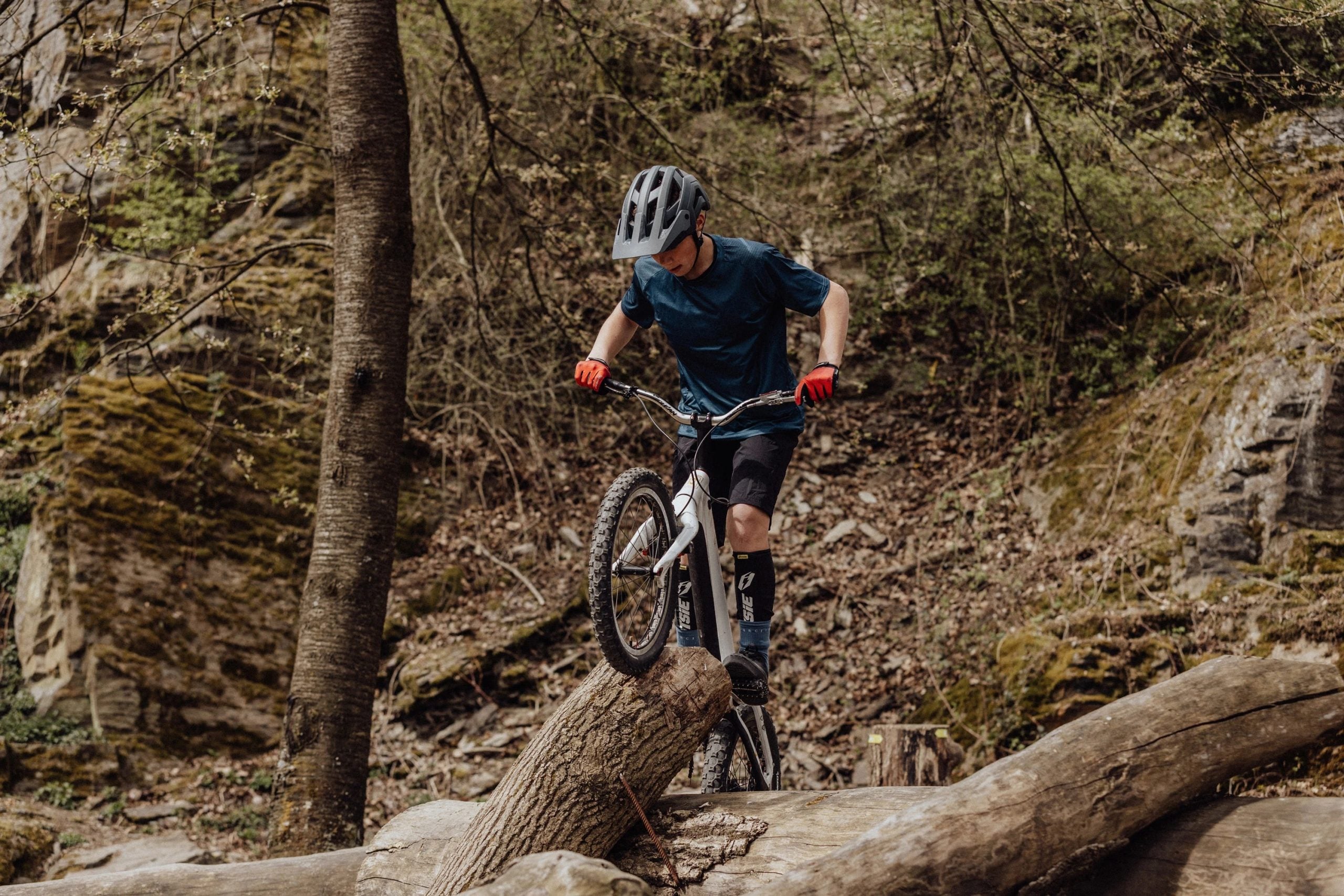 Casca Force TRAIL MTB, antracit S-M