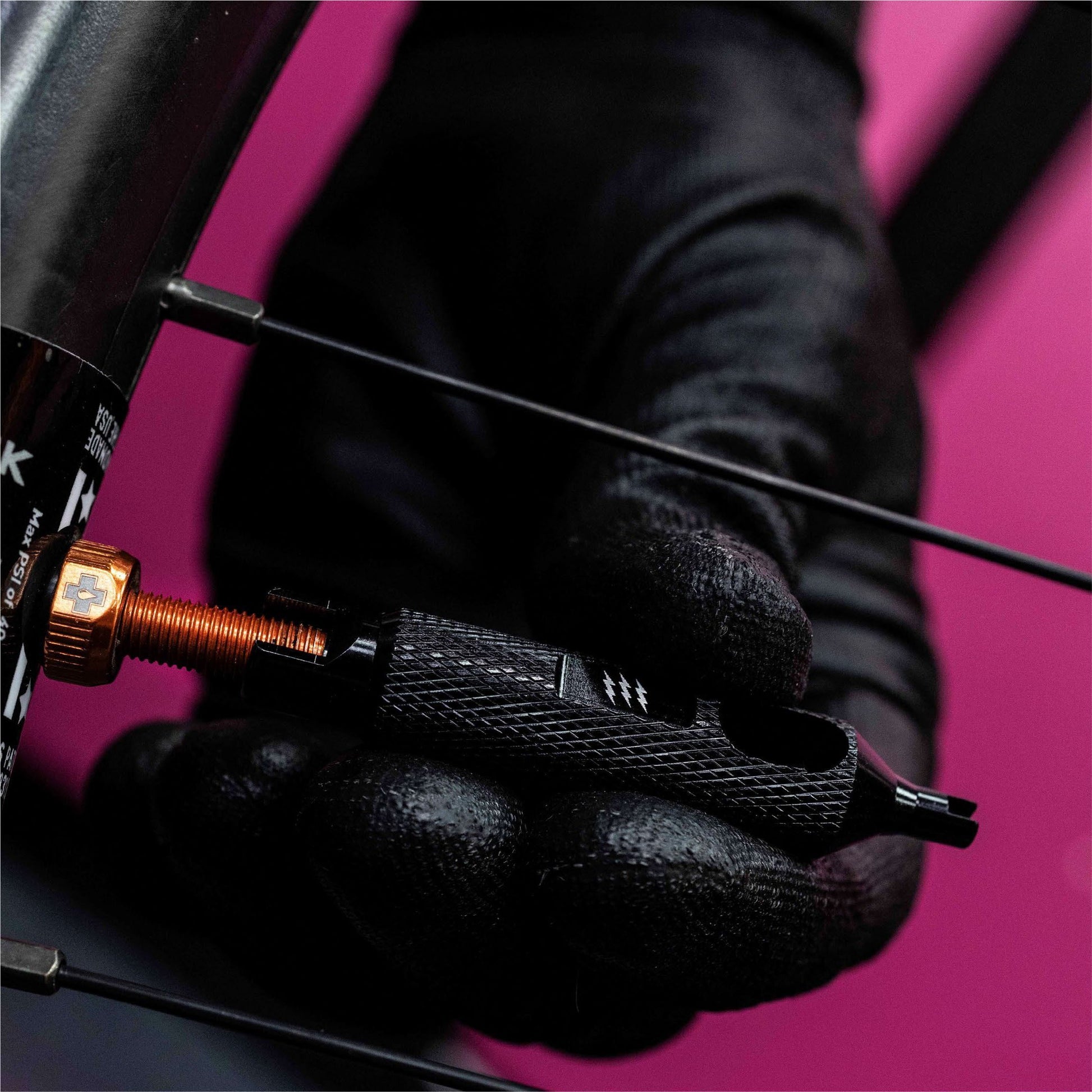 cheie ventile muc off valve core remover 1