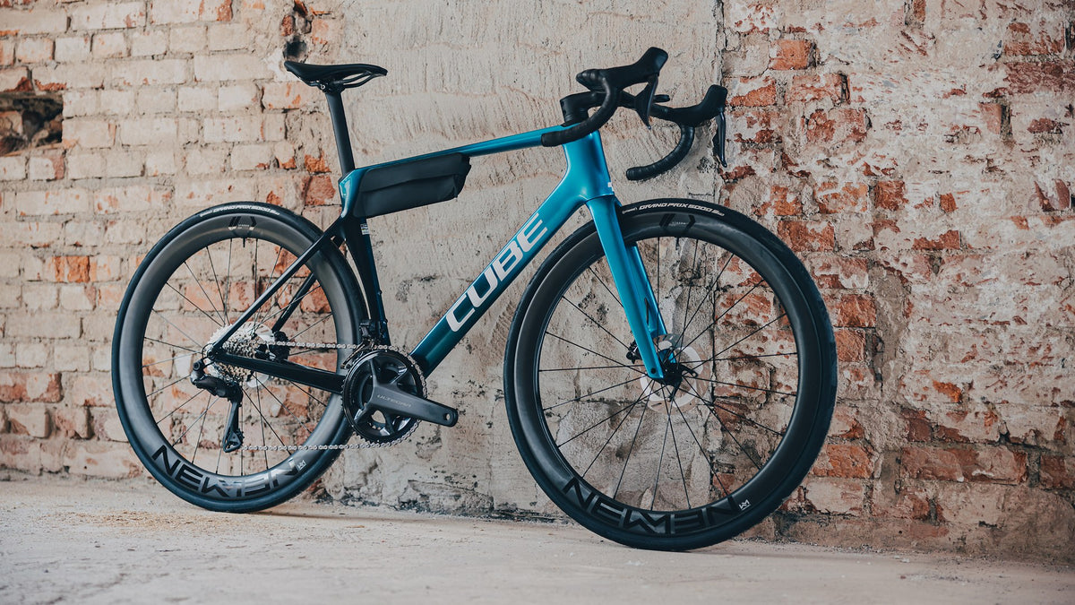 CUBE Agree C:62 Race chromeblue n liquidblue