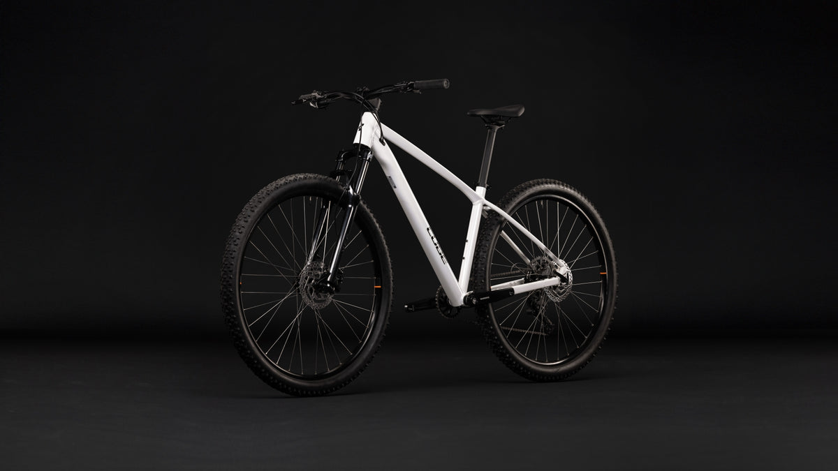 CUBE Aim One metallicwhite n black