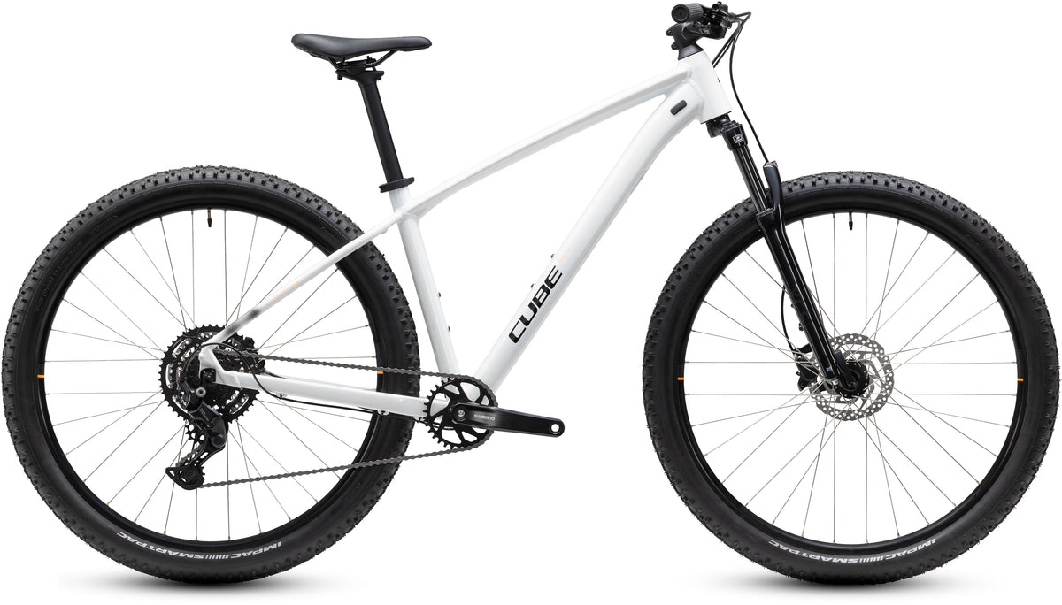 CUBE Aim One metallicwhite n black