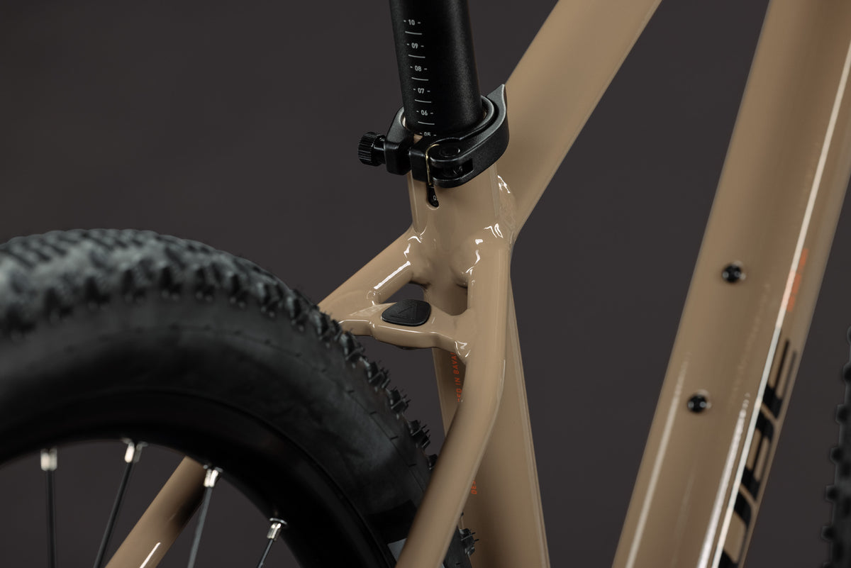 CUBE Aim SLT cappuccino n black
