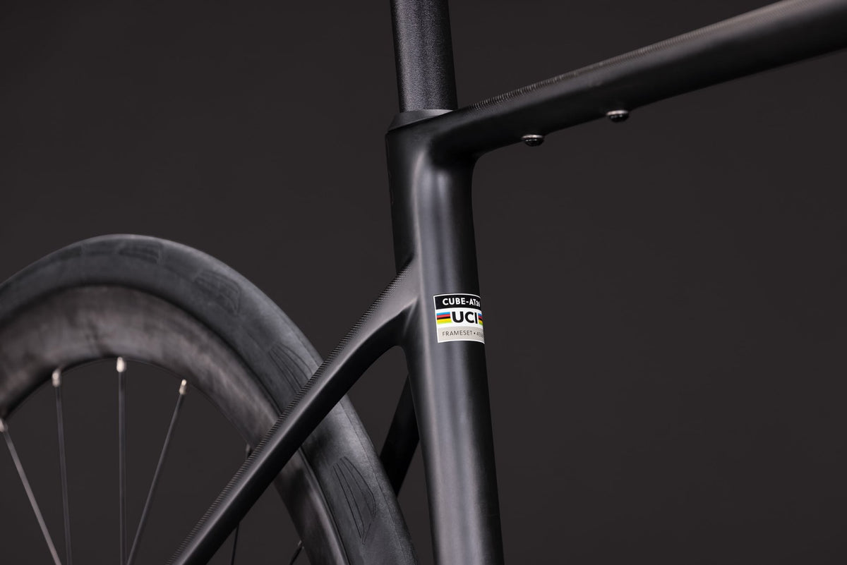 CUBE Attain C:62 Race carbon n coalchrome