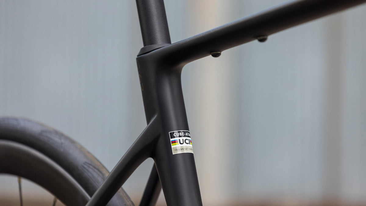 CUBE Attain C:62 Race carbon n coalchrome