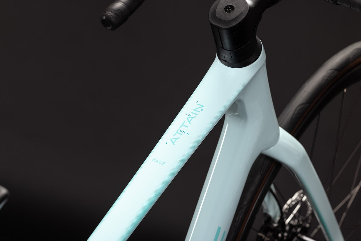 CUBE Attain C:62 Race frostymint n mint