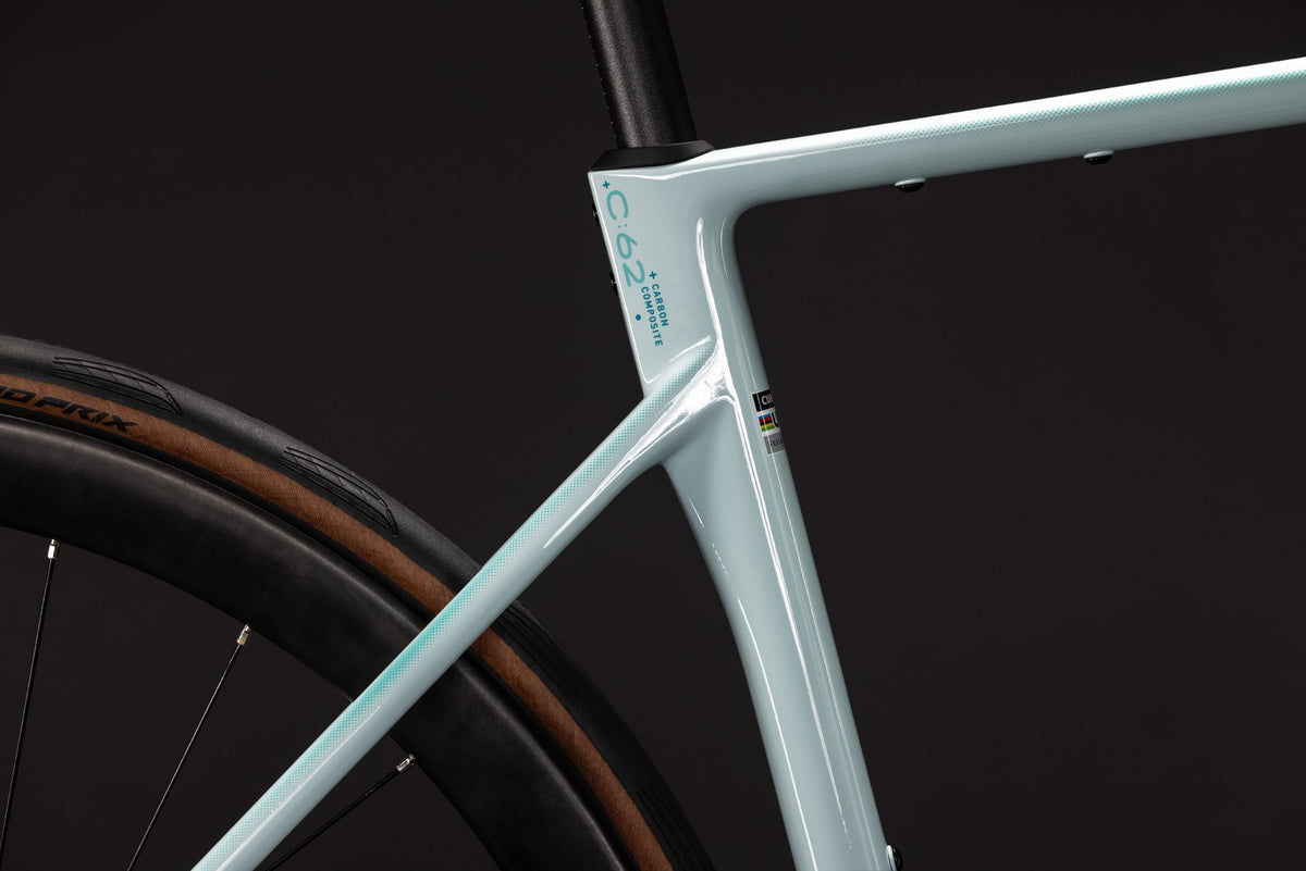 CUBE Attain C:62 Race frostymint n mint