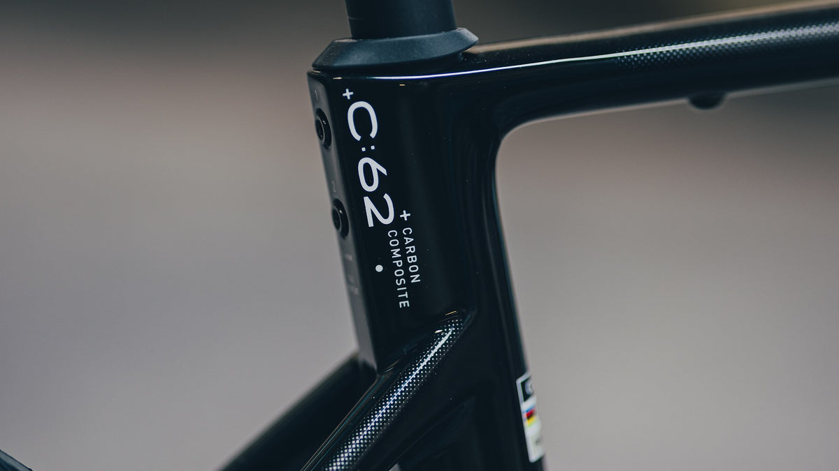CUBE Attain C:62 SLT carbon n white