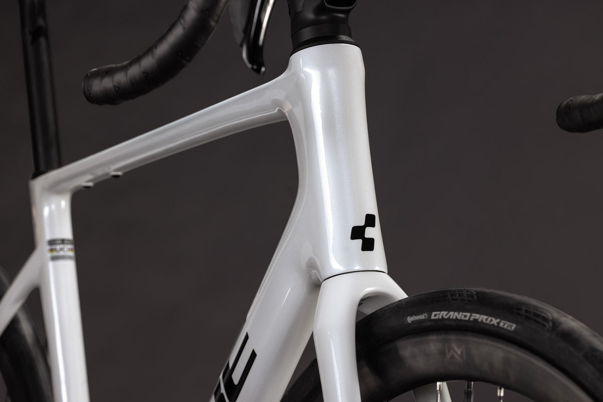 CUBE Attain C:62 SLX metallicwhite n black