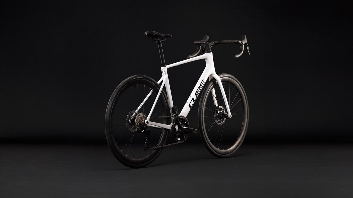 CUBE Attain C:62 SLX metallicwhite n black