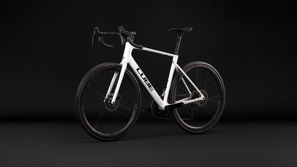 CUBE Attain C:62 SLX metallicwhite n black