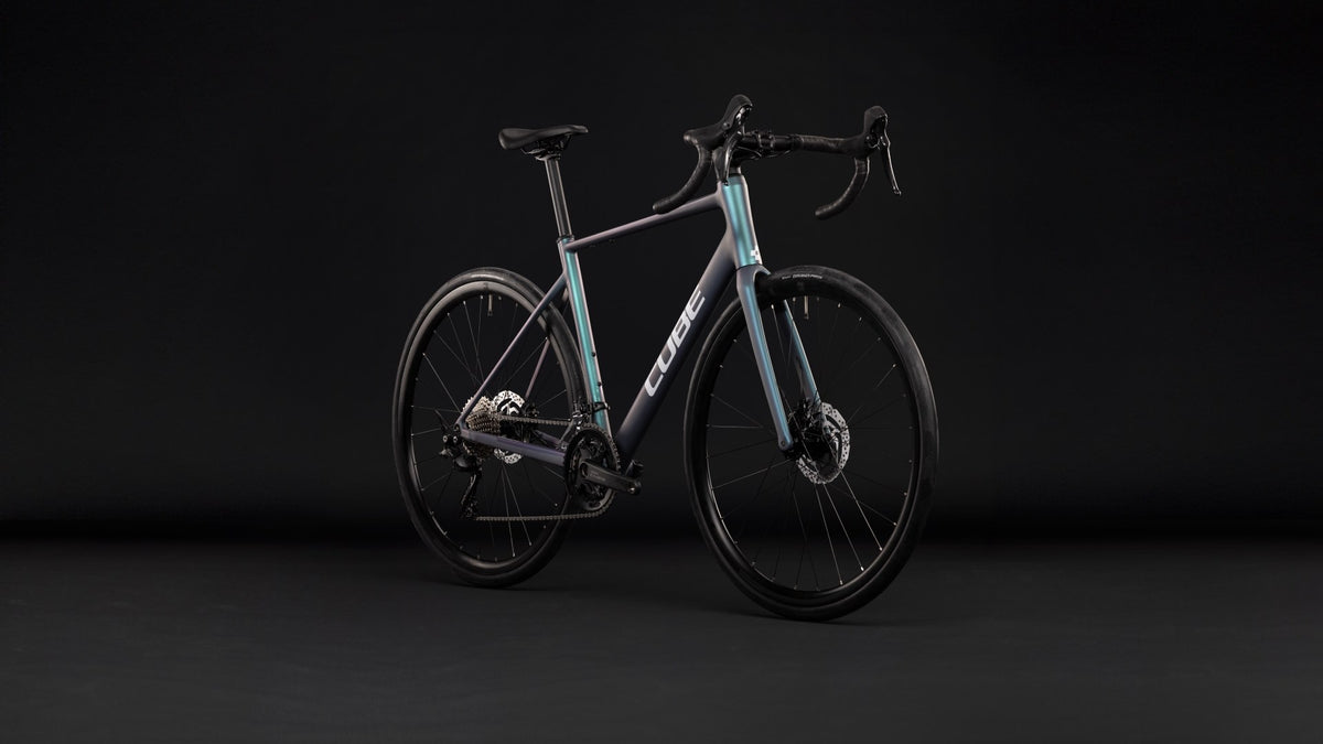 CUBE Attain Race smaragdgrey n white