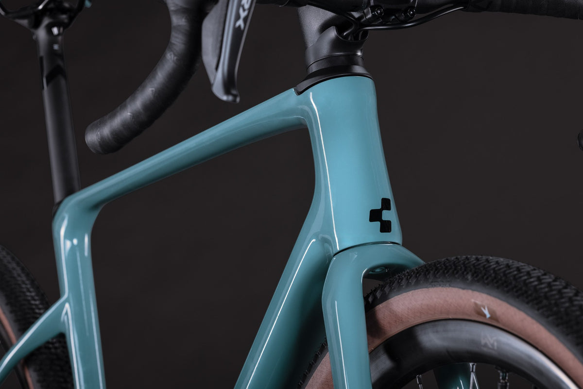 CUBE Nuroad C:62 EX surfblue n black