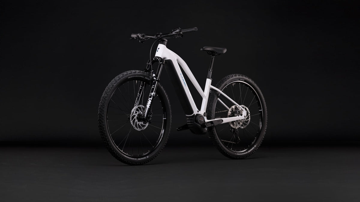CUBE Reaction Hybrid Race 800 snow’n’black Trapeze