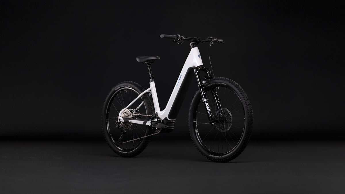 CUBE Reaction Hybrid Race 800 snow’n’black Easy Entry