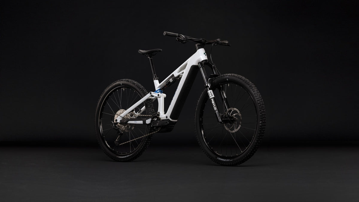 CUBE Stereo Hybrid ONE44 HPC Pro 800 metallicwhite n blue
