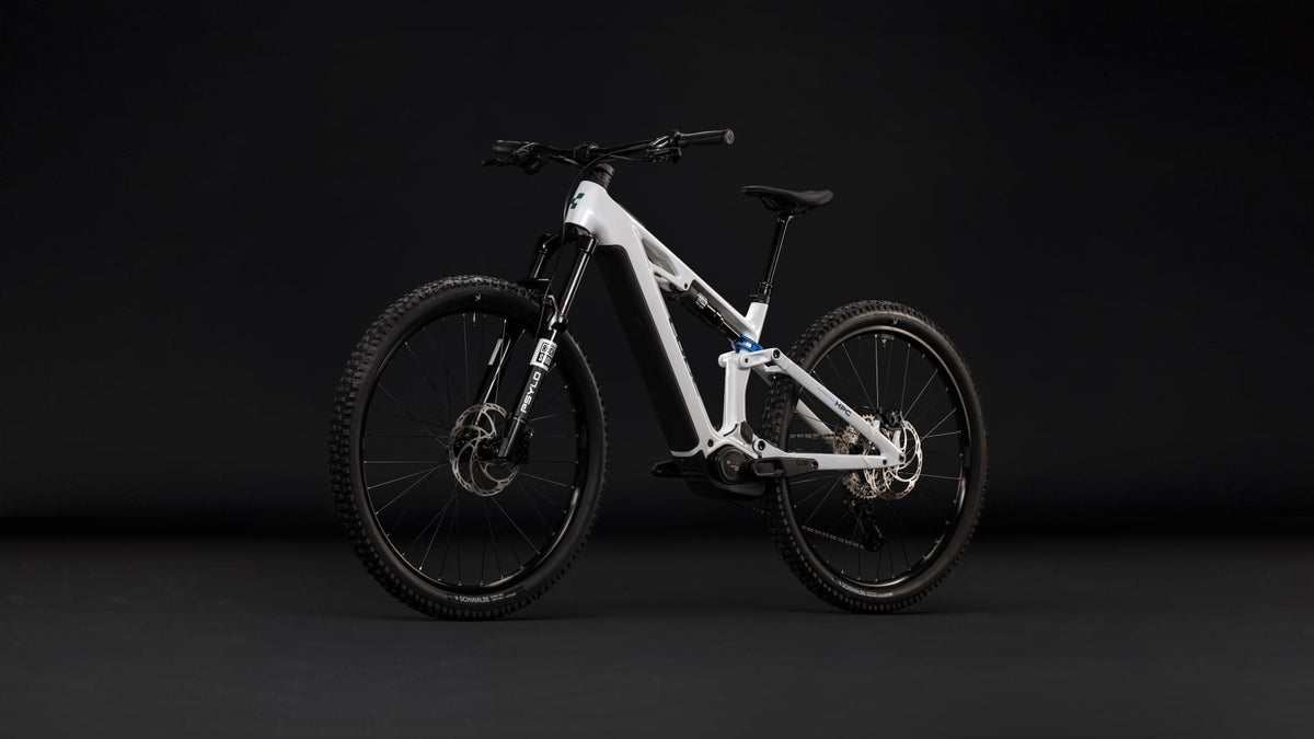 CUBE Stereo Hybrid ONE44 HPC Pro 800 metallicwhite n blue