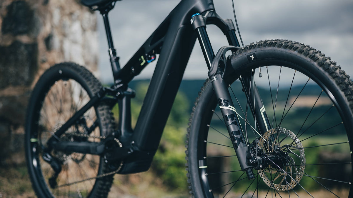 CUBE Stereo Hybrid ONE44 HPC Race 800 coal n green