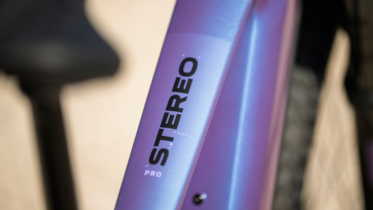 CUBE Stereo Hybrid ONE44 Pro 800 blueiris n purple