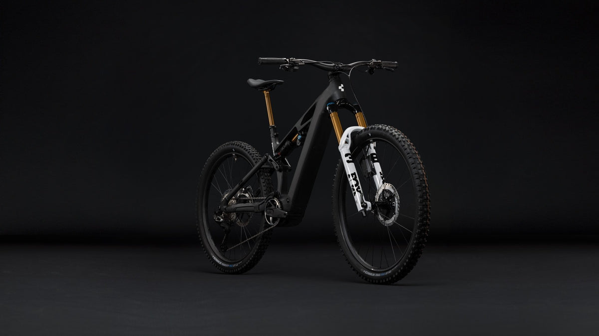CUBE Stereo Hybrid ONE77 HPC AT 800 carbon n white