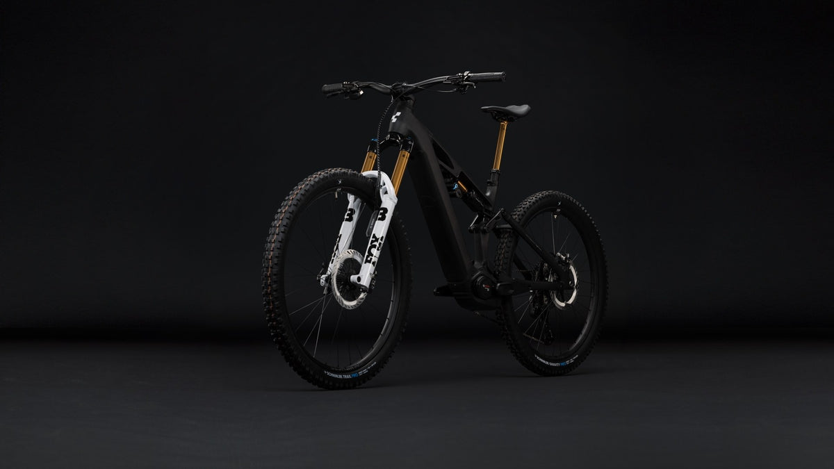 CUBE Stereo Hybrid ONE77 HPC AT 800 carbon n white