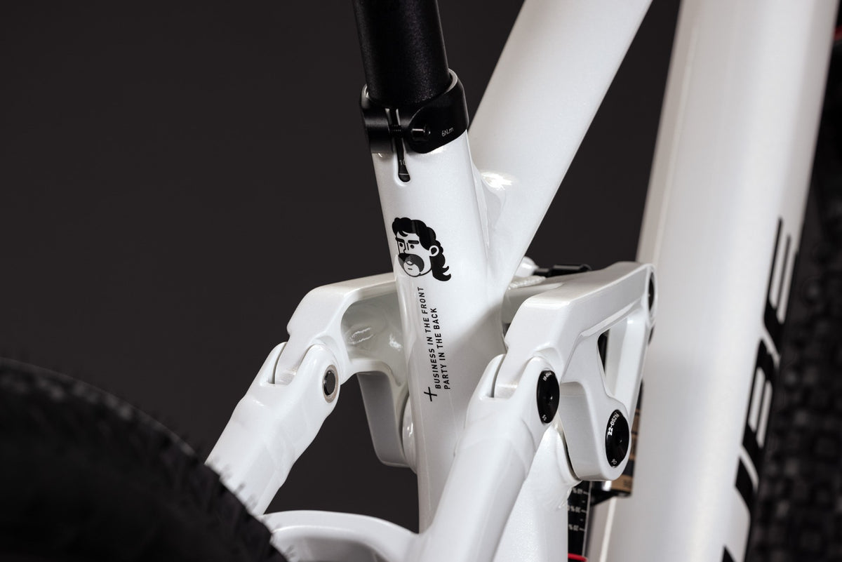 CUBE TWO15 Race powdergold n black