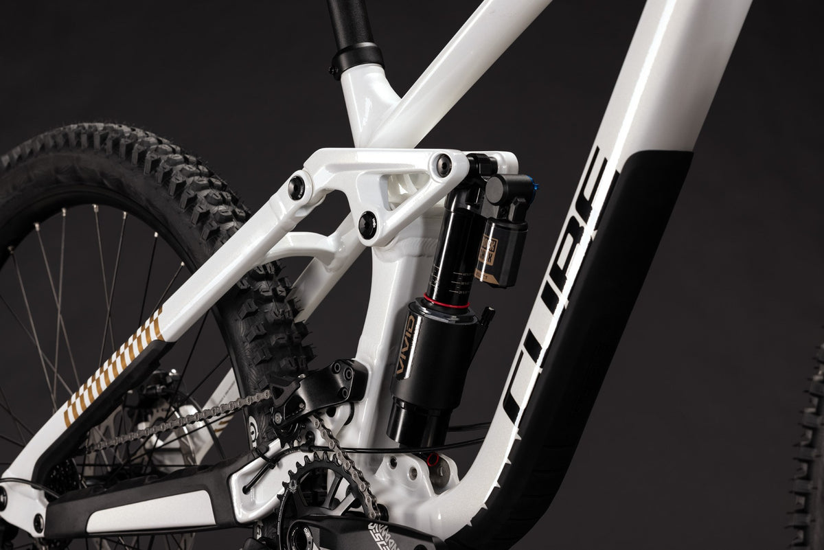 CUBE TWO15 Race powdergold n black