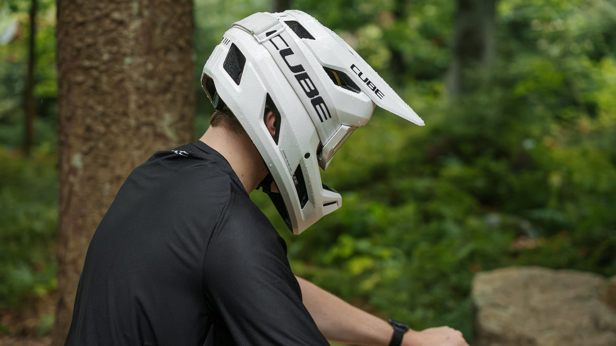 CUBE TWO15 Race powdergold n black