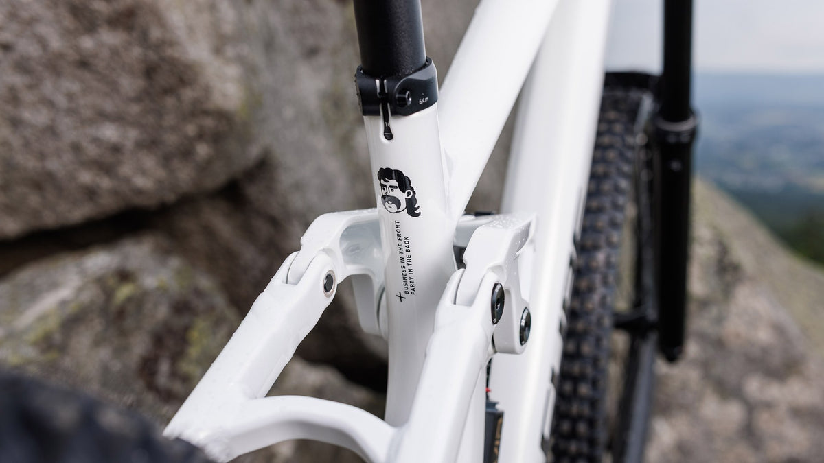 CUBE TWO15 Race powdergold n black