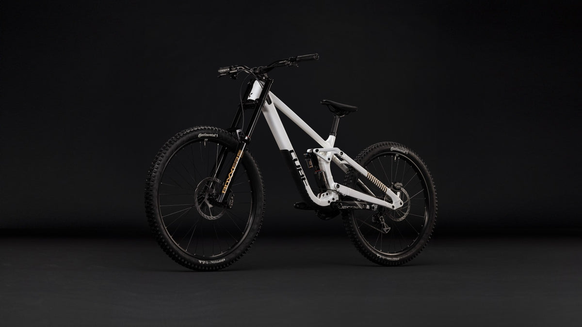 CUBE TWO15 Race powdergold n black